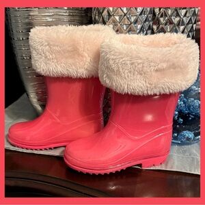 Pink Furry Lined Rain Boots~  
SZ 7 Little Girls